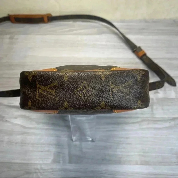 Louis Vuitton Danube PM Vintage LV Monogram Crossbody Purse - Picture 6 of 17